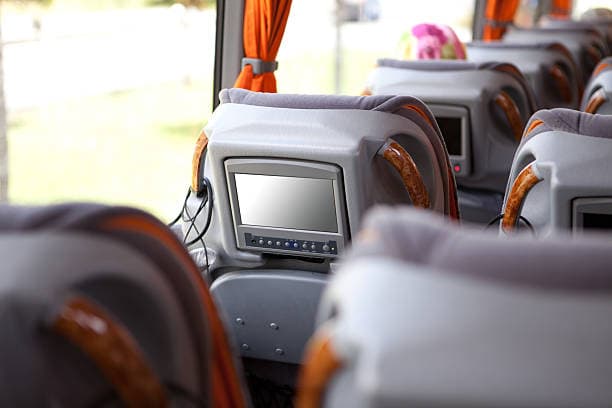 Berwisata dengan bus wisata yang dapat menampung hingga 24 orang dengan pemandu wisata.