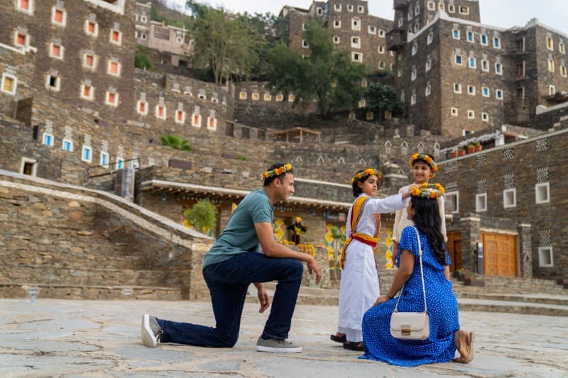 Family package in Asir: overnight stay, various tour experiences - for groups