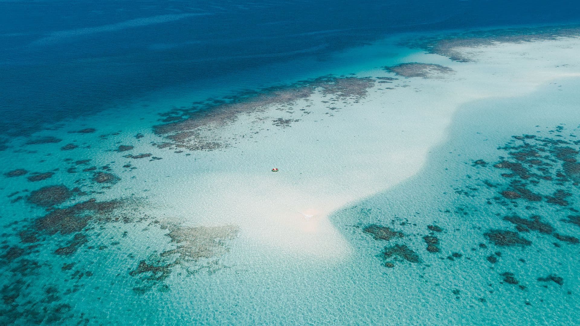 A 4-day/3-night trip to Jeddah and Al-Ula – this is the time to relax and enjoy the sea.