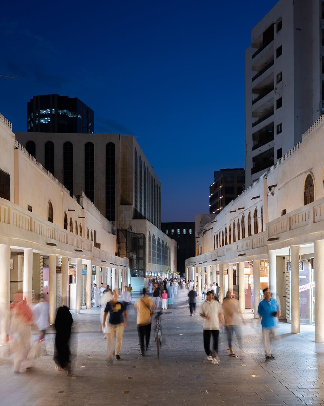 从吉达巴拉德 (Jeddah Al Balad) 到哈姆拉滨海路 (Al Hamra Corniche) 的吉达历史之旅