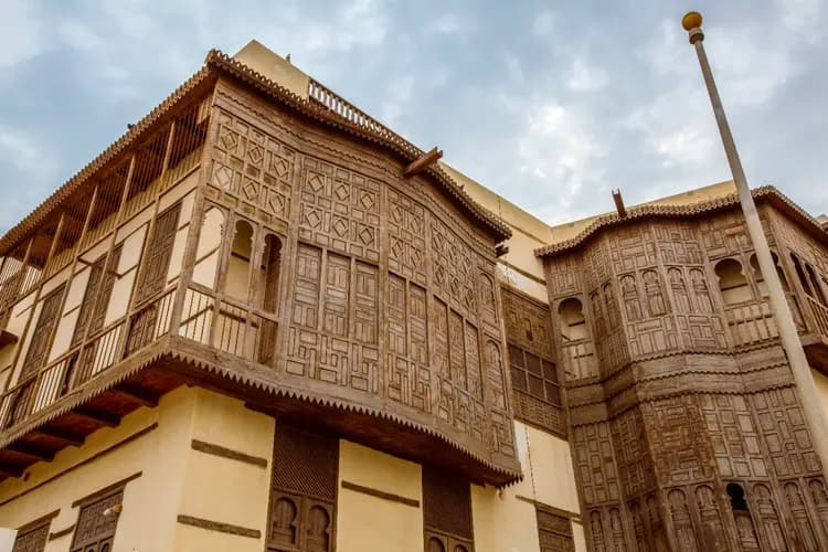 ഒരു ടൂർ ഗൈഡിനൊപ്പം ചരിത്രപ്രസിദ്ധമായ യാൻബുവിലൂടെ ഒരു ടൂർ