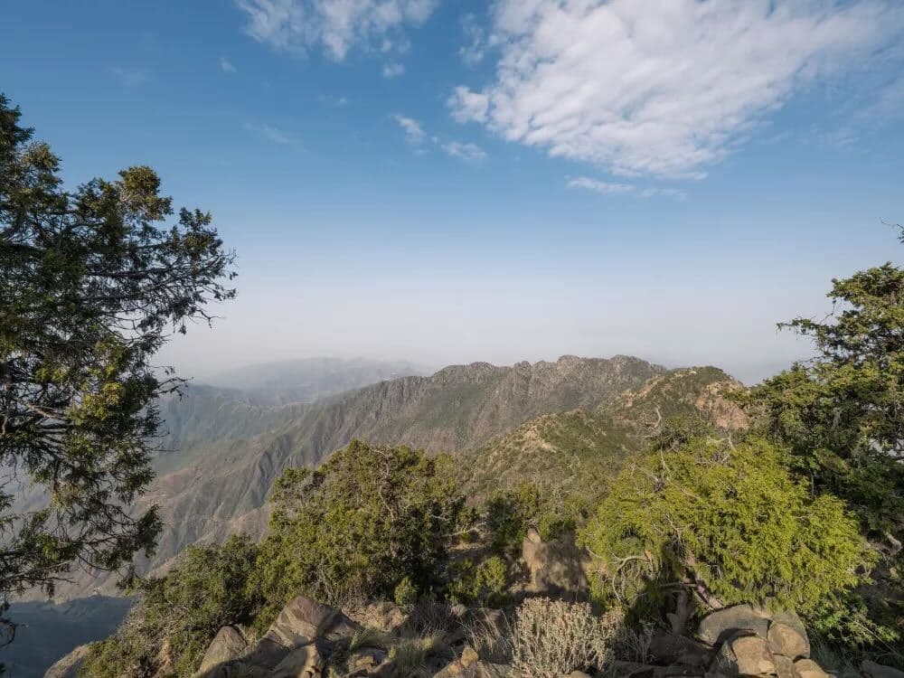 A day in Al-Soudah - a sightseeing tour by car