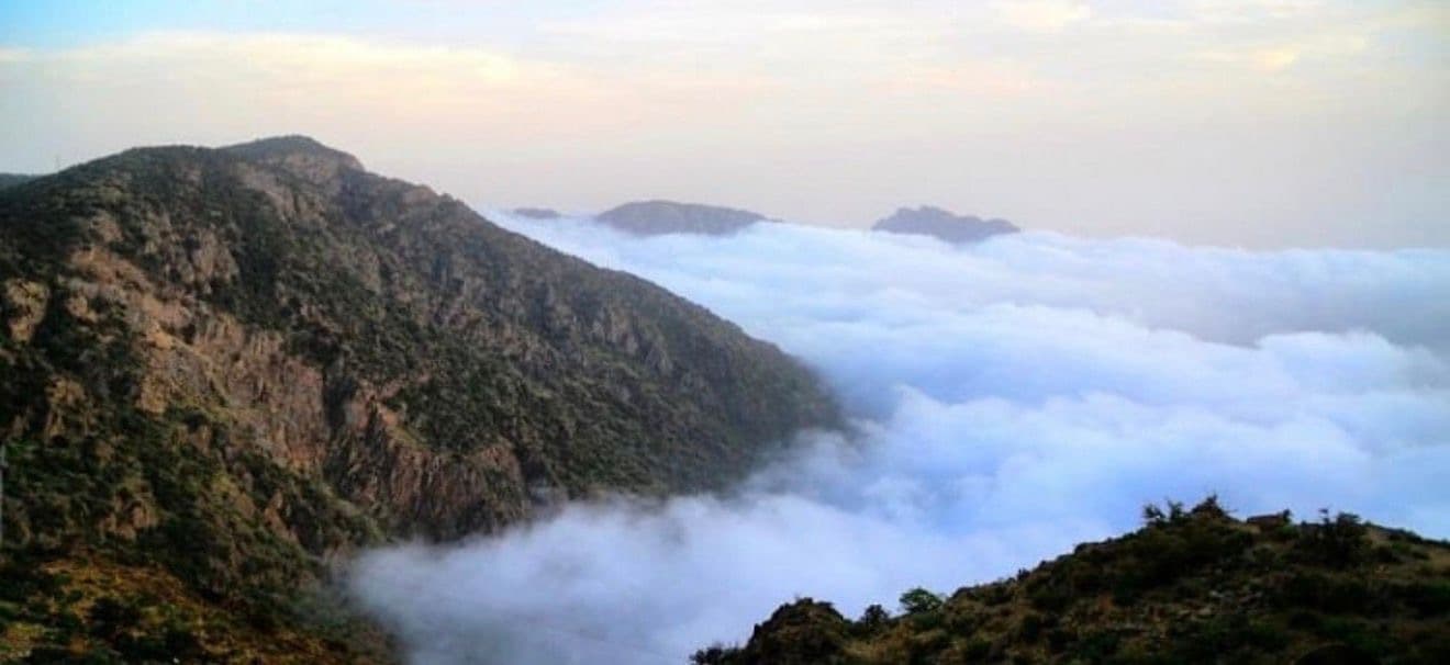 A day in Al-Soudah - a sightseeing tour by car