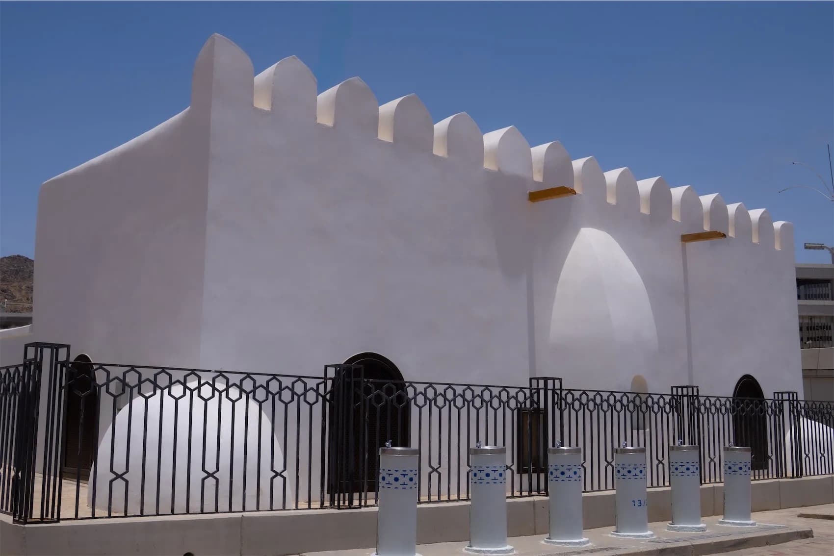 جوله في مساجد مكة التاريخية تبدأ من مسجد الجن الى مسجد البيعة