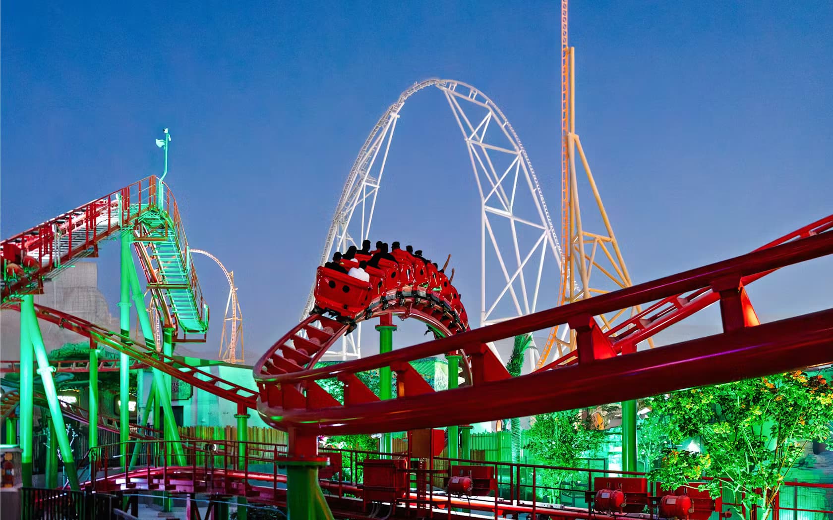 Hébergement de 3 nuits dans un hôtel 4 étoiles et billets pour Aquariba et Six Flags pour deux personnes.