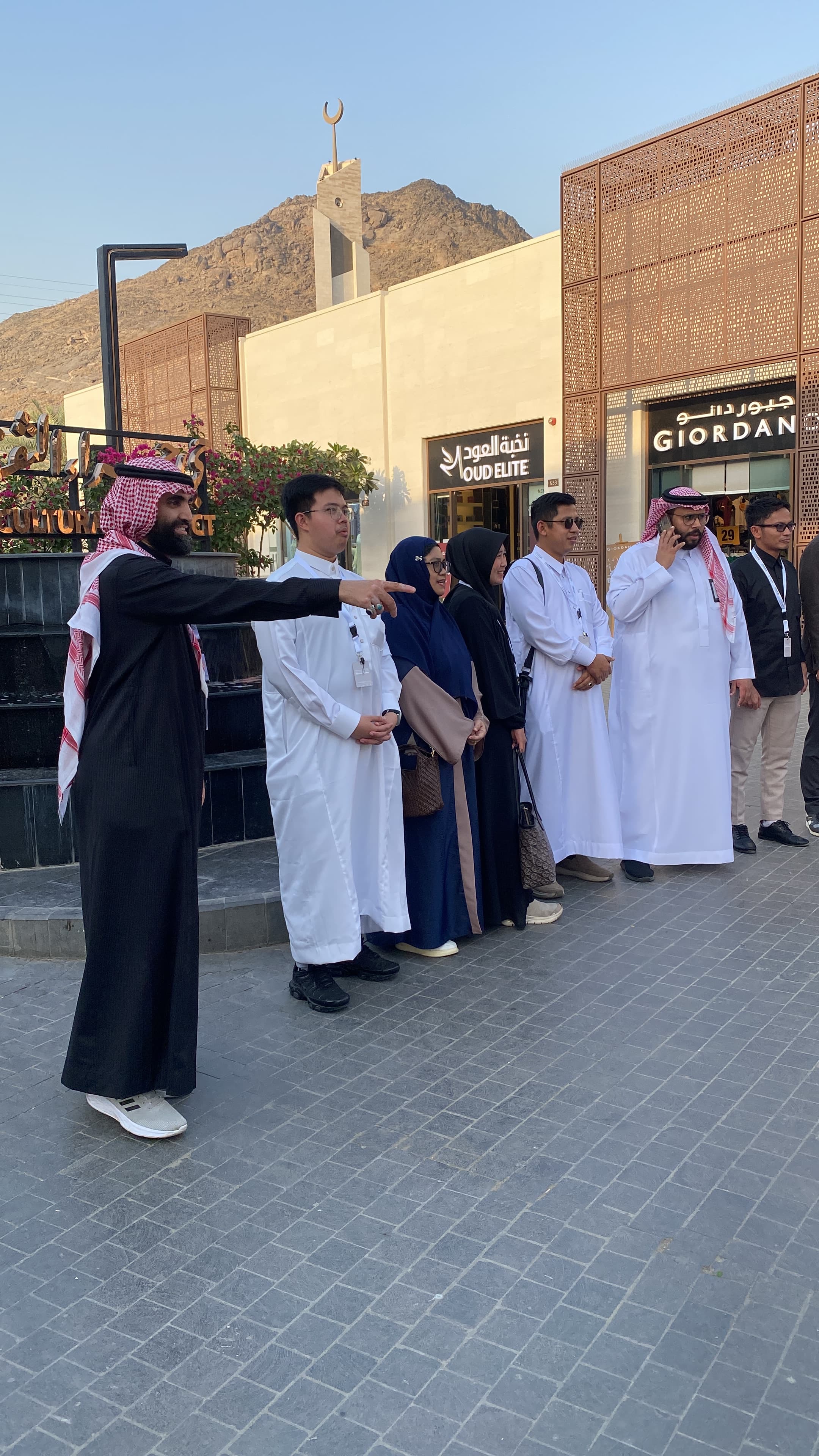 Umrah and visiting the landmarks of the city of Mecca