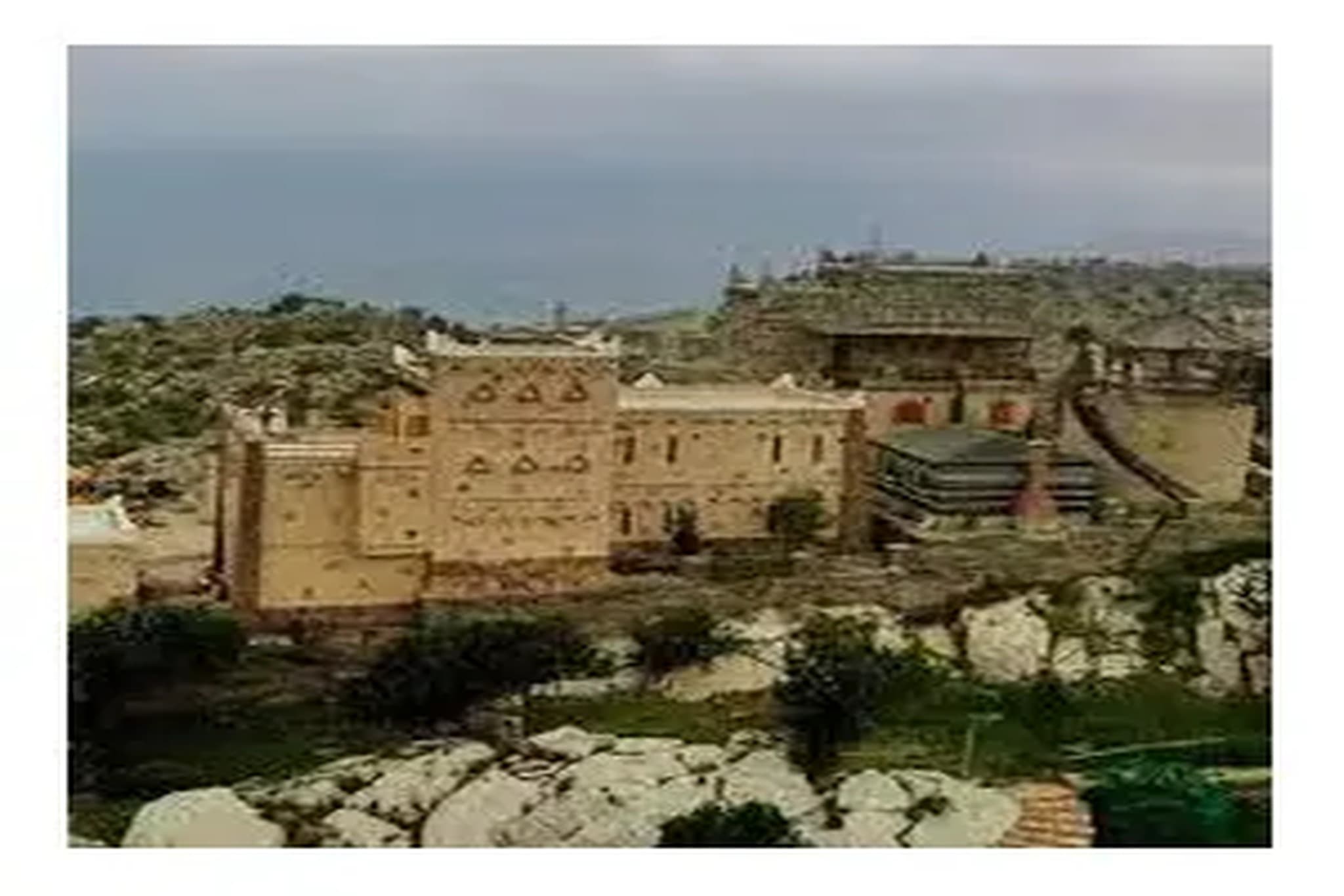 Un recorrido turístico por Tanomah, visitando los parques, cascadas y montañas de Tanomah.