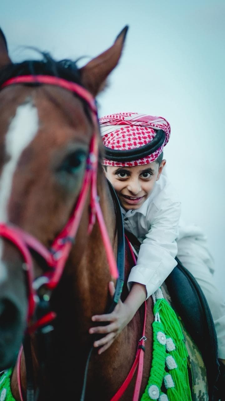 Rasakan pengalaman berkuda di Fal Al Ezz Equestrian Center.