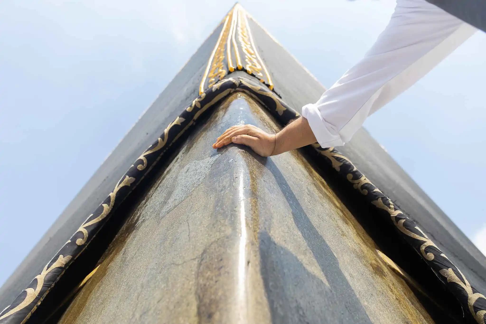 Paket Wisata Masjid Suci (Makkah dan Madinah) – 3 Hari untuk Dua Orang