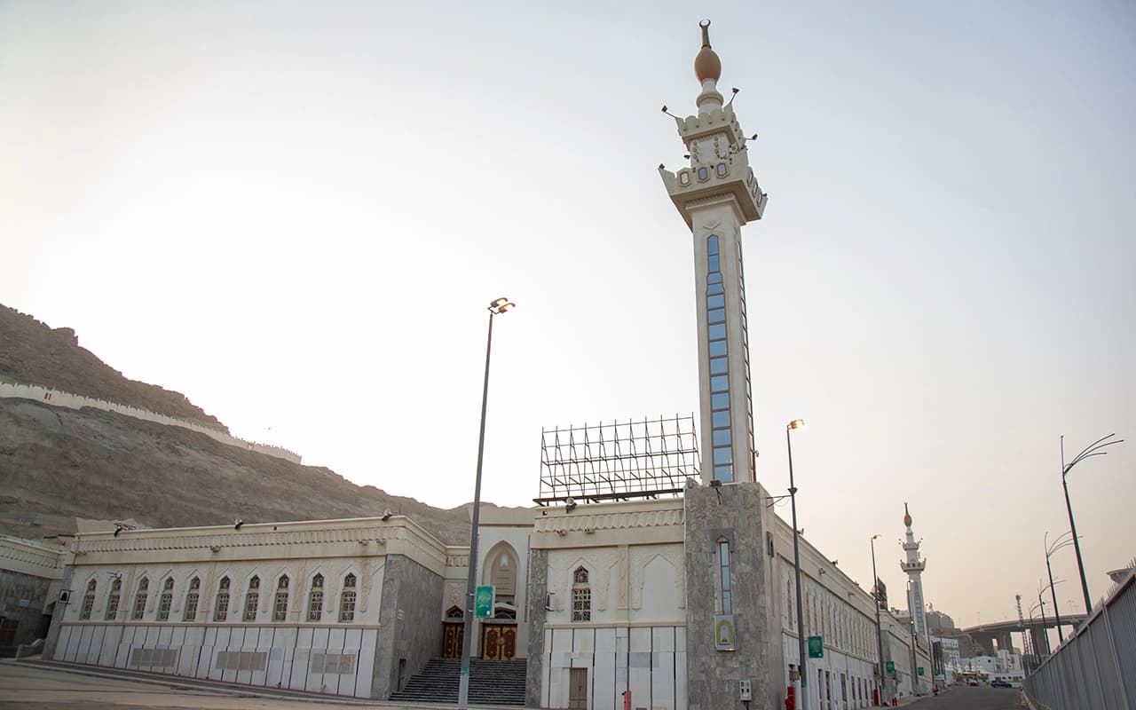 جوله في مساجد مكة التاريخية تبدأ من مسجد الجن الى مسجد البيعة
