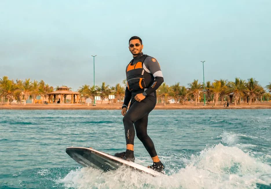 ينبع: تجربة تدريب الجت سيرف الكهربائي