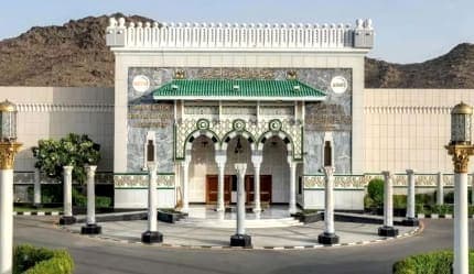 Forfait Omra en famille – 7 jours entre la magie de Djeddah et la spiritualité de La Mecque