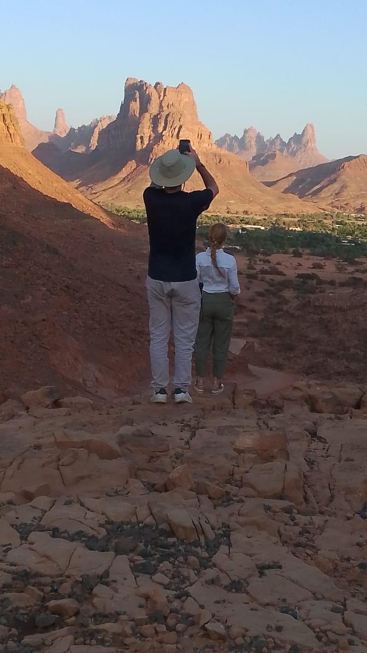 Vive una aventura en Al-Disah: un safari nocturno inolvidable.