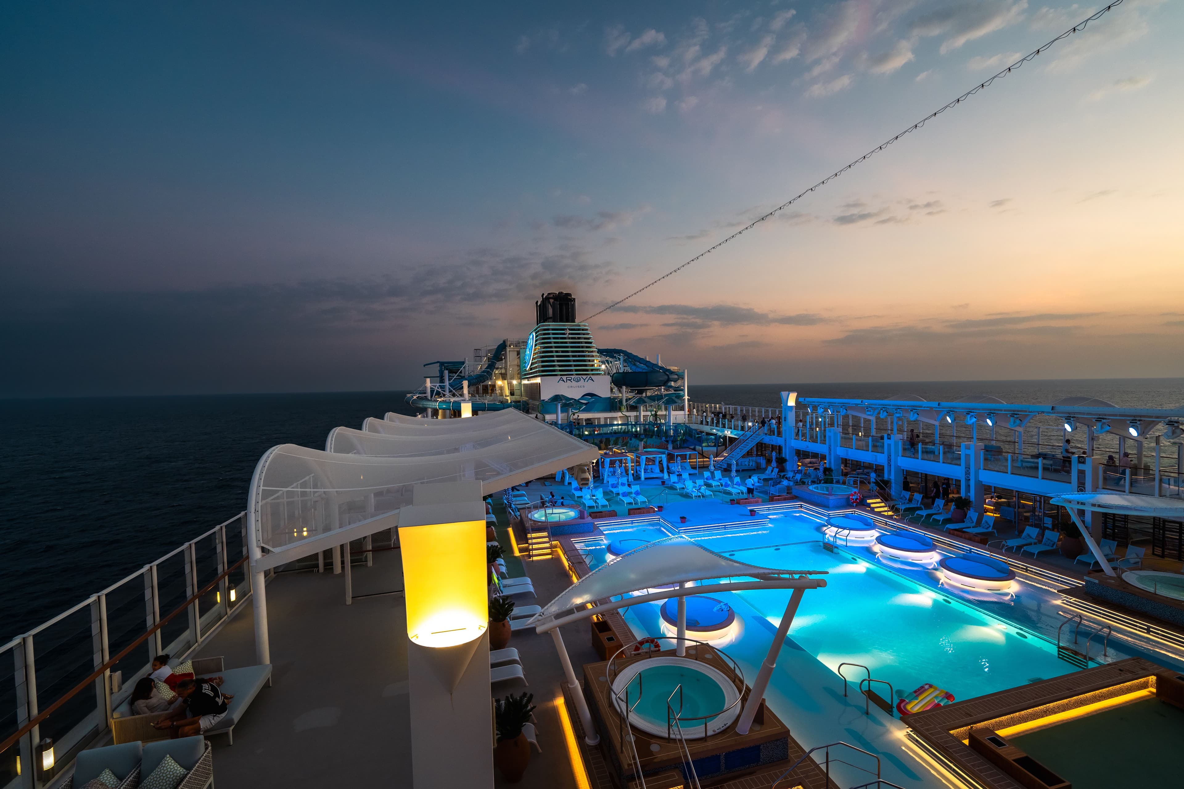 Complete package (cruise + Jeddah city tour + airport pickup)