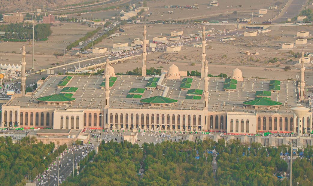 سنیاسی اور روشن خیالی کے درمیان راستے